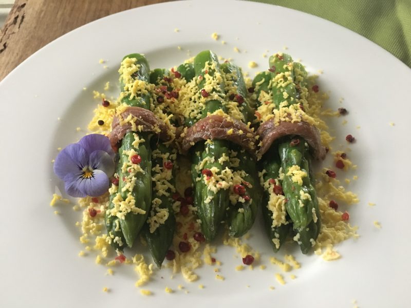 involtini di asparagi verdi
