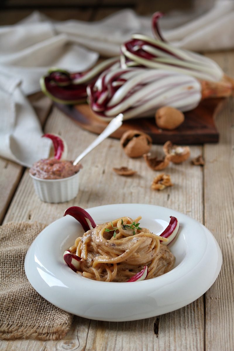 spaghetti al pesto di radicchio